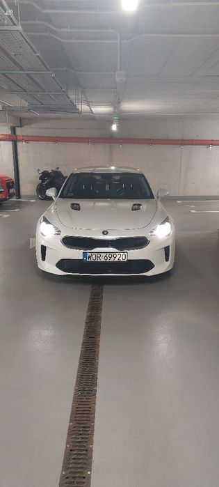 KIA Stinger biała perła 2018