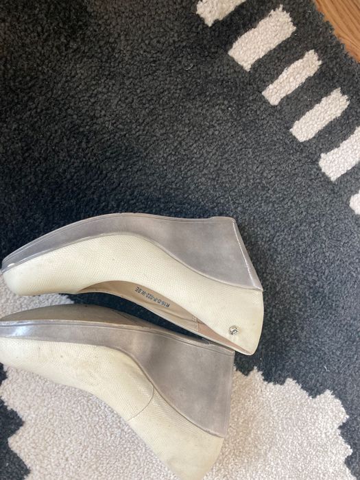 Buty na koturnie