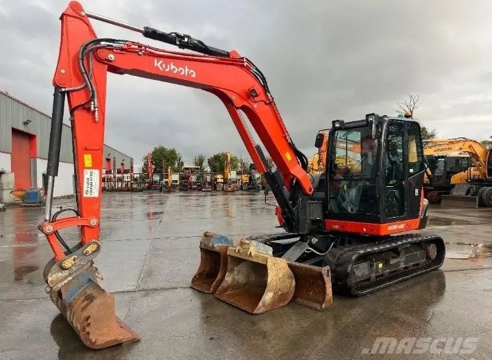 Wynajem koparek gąsienicowych 1-8t