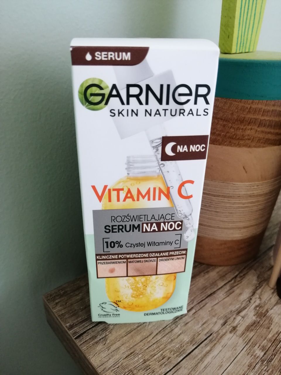 Garnier. Vitamin C. Rozświetlające serum na noc.