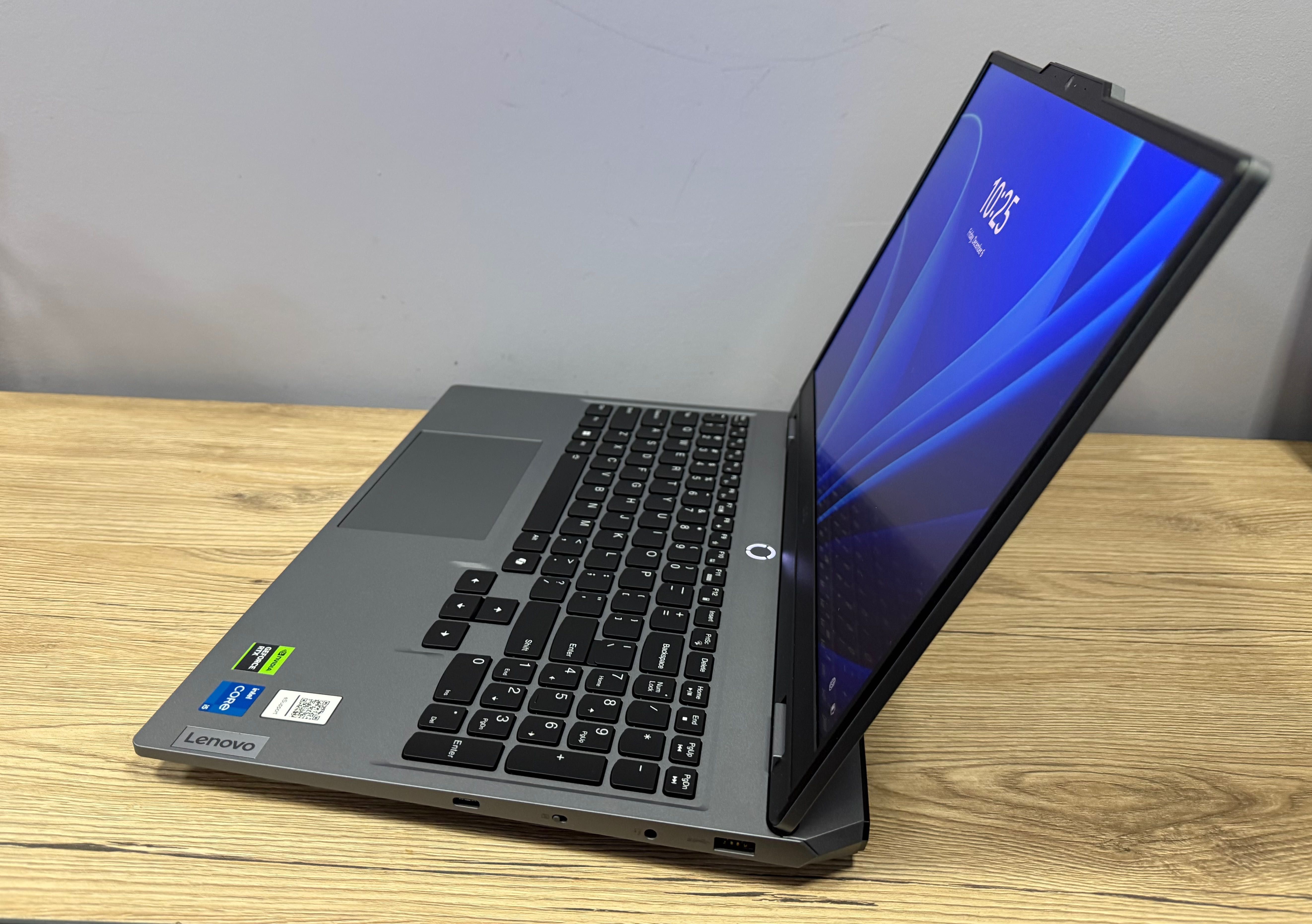Lenovo LOQ 15 i5 12450HX/ 20 ram/ 512/ RTX 3050/ FHD IPS