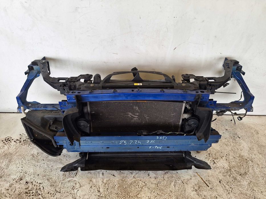 Jaguar F-pace X761 Передня панель, телевізор