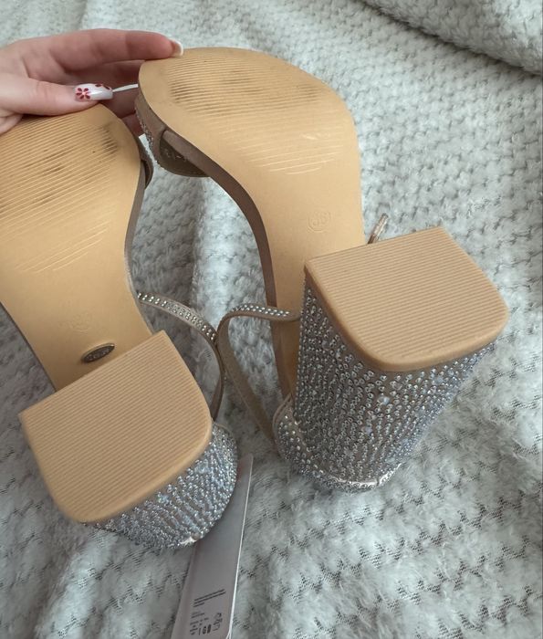 Nowe czółenka obcasy z kryształkami wysokie buty sandały wesele