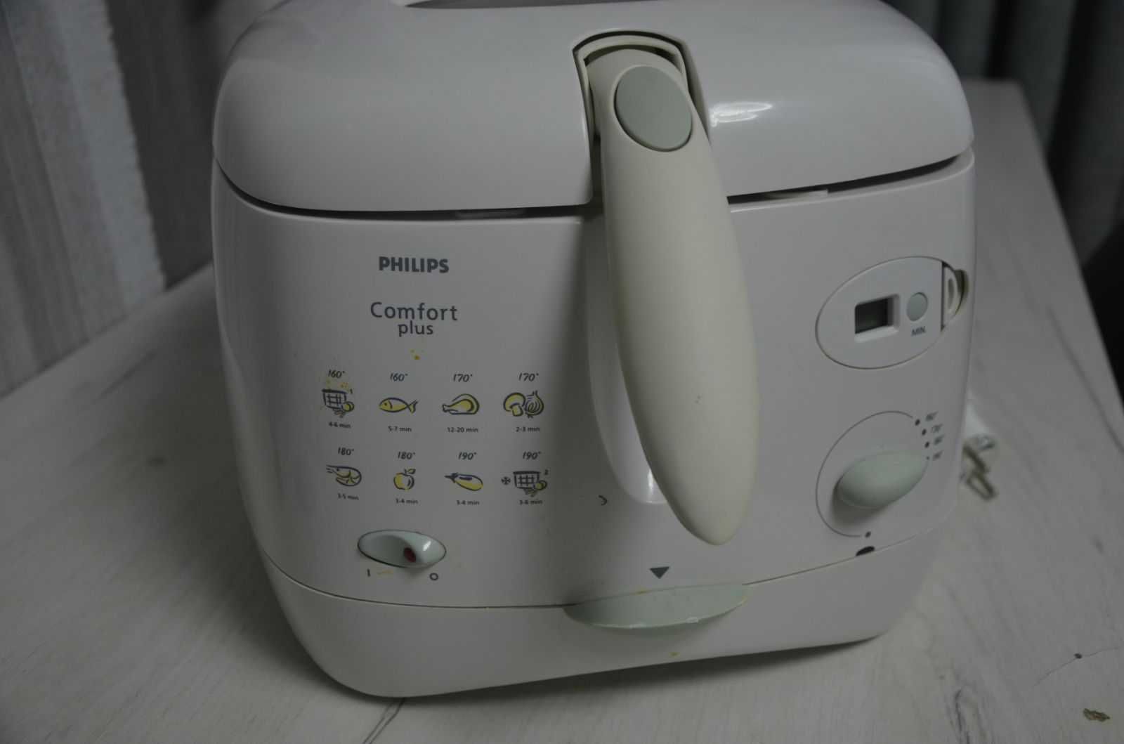 Продам фритюрницю Philips