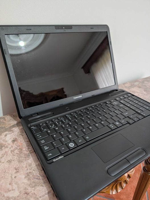 Toshiba Satellite C660 (for parts) + power adapter64551420713603121