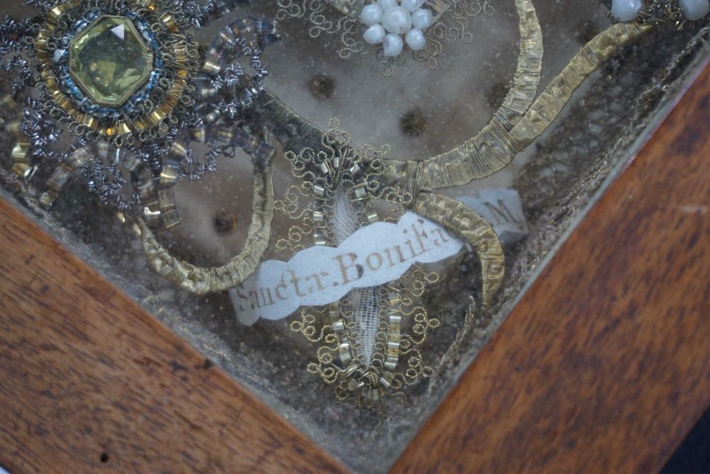 Zabytkowy relikwiarz relikwia rama Św. Hieronim Celestyn Bonifacy