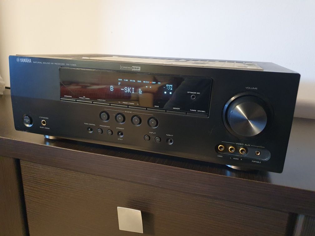 Amplituner Yamaha RX-V365 DTS