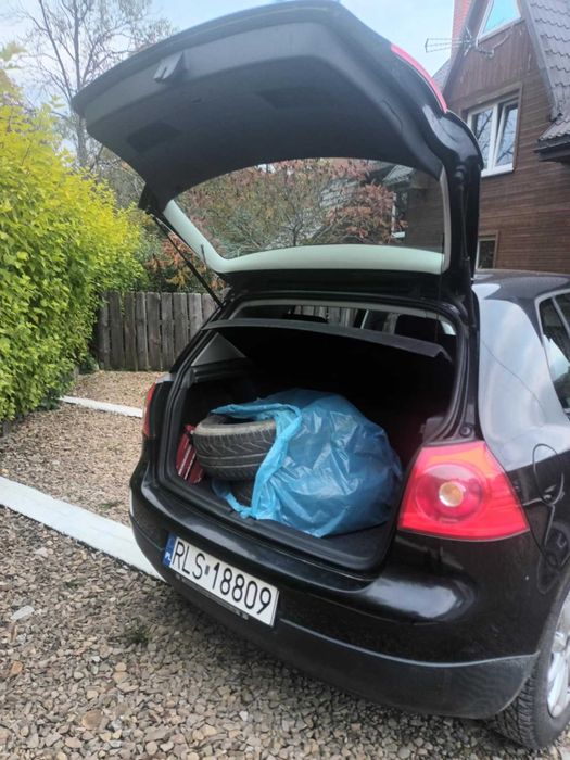 VOLKSWAGEN GOLF FSI 1.6/ samochód osobowy /Wetlina / tani używany /