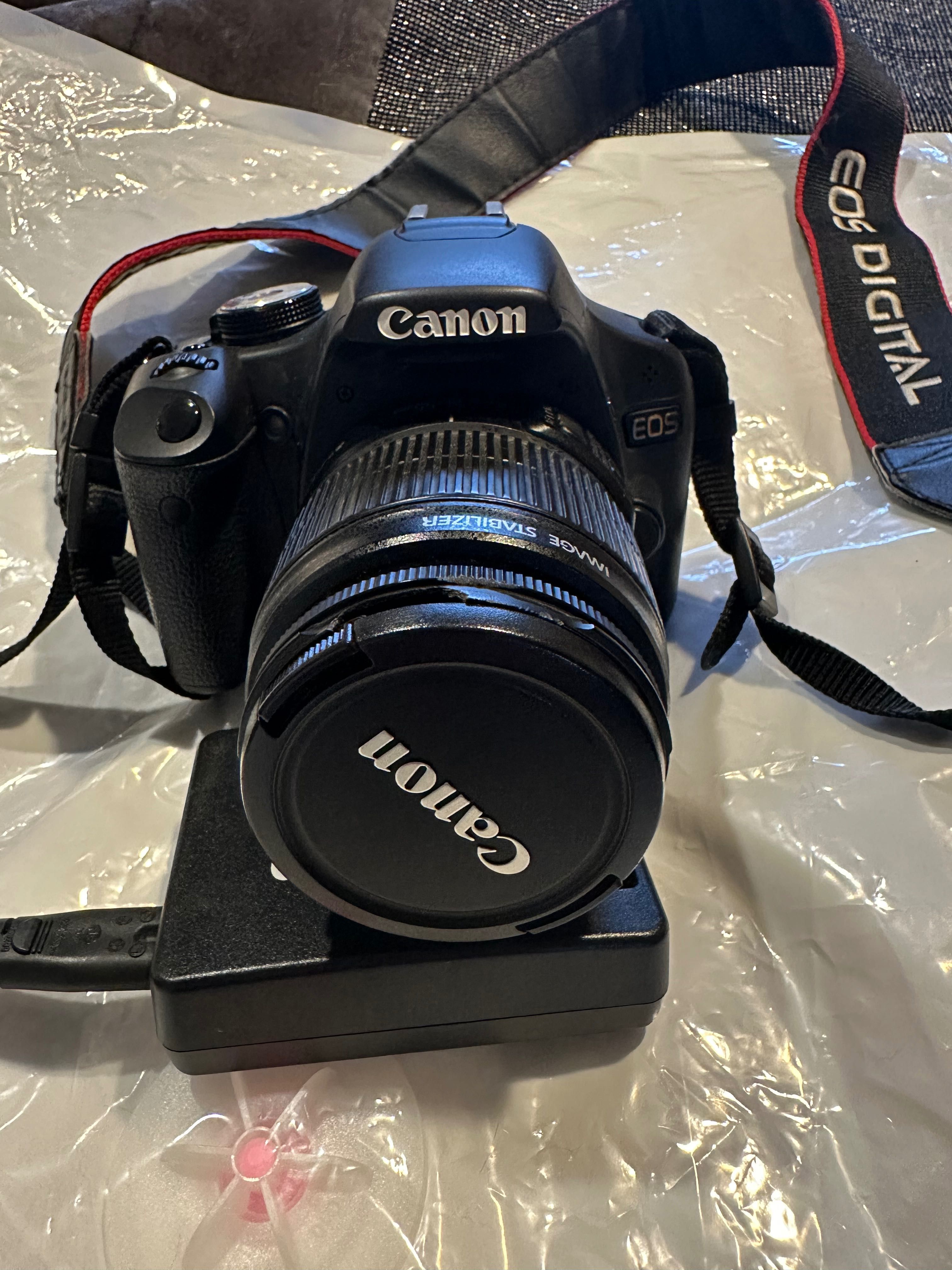Máquina Fotográfica - Canon EOS 500D