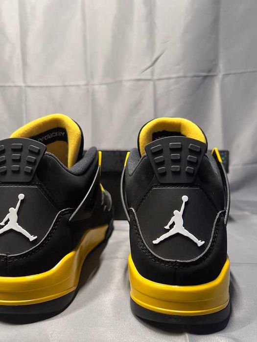 Buty damskie Trampk Jordan 4 Retro Thunder R.41