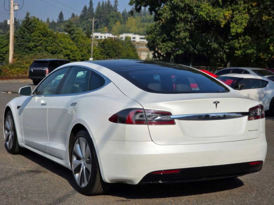 Tesla Model S Long Range Plus      2020