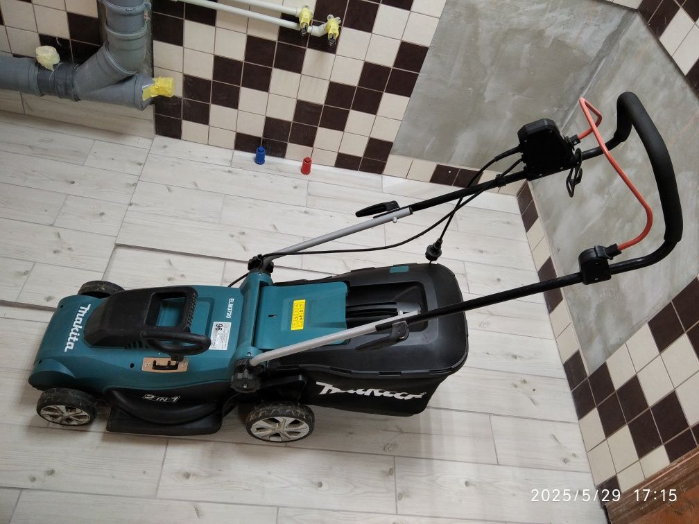 Газонокосарка Makita ELM 3720