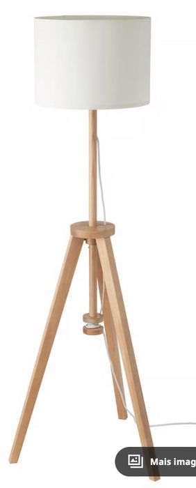 LAUTERS
Candeeiro de pé, freixo/branco