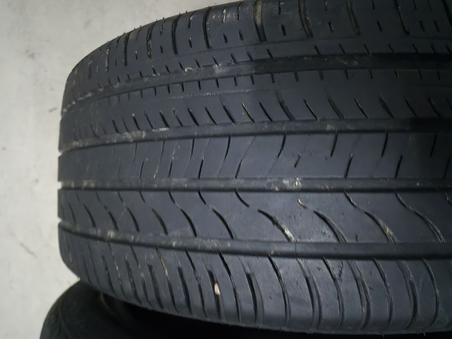 Pneus 225/45/17 em muito bom estado