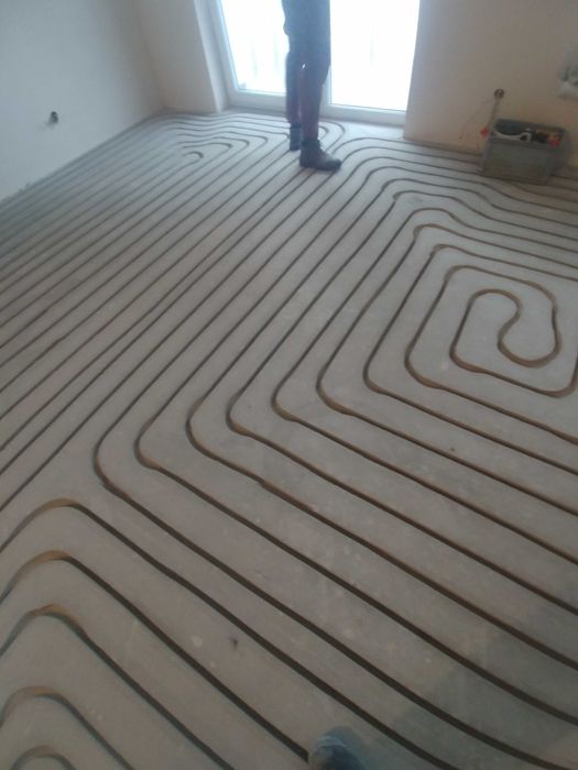 Posadzki wylewki anhydrytowe styrobeton ogrzewanie podłogowe frezowane