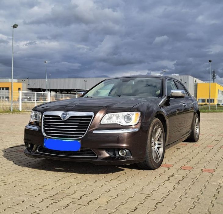 Lancia Thema bliźniak Chrysler 300c lub zamiana