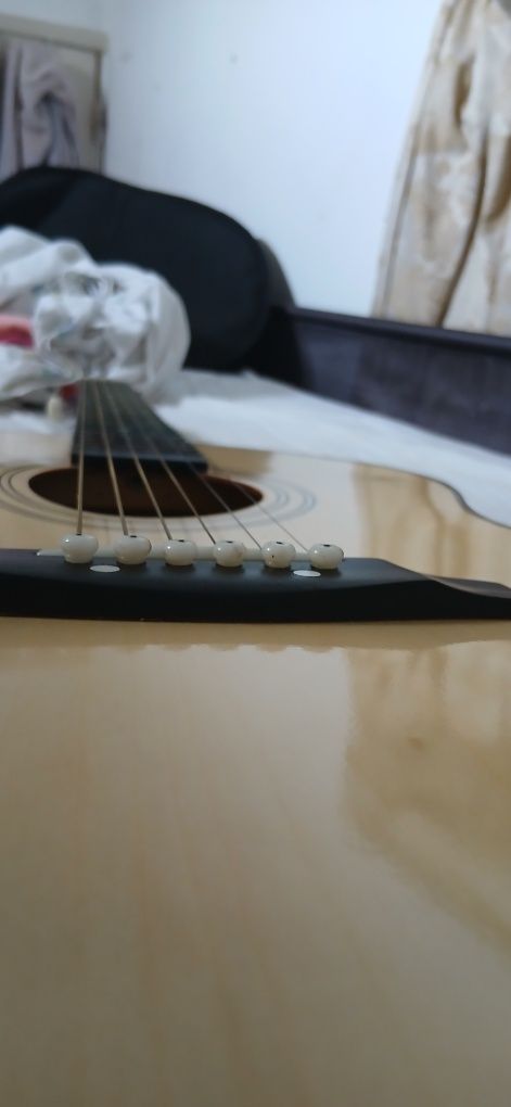 Guitarra Acústica de Cordas de Aço