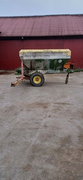 Rozsiewacz wapna lance  Amazone zg rozrzutnik 5000