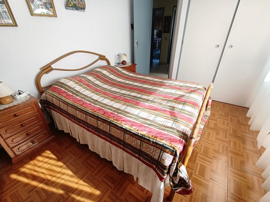 Cama de casal de ferro