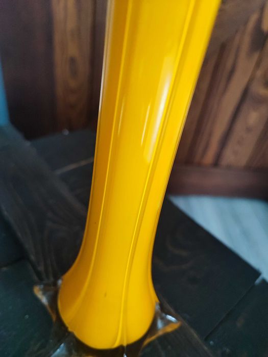Ciekawy wazon flet żółty PRL