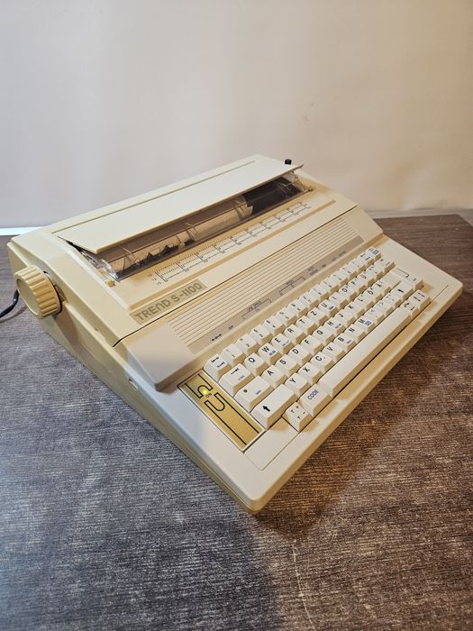 Elektryczna maszyna do pisania TREND s-1100