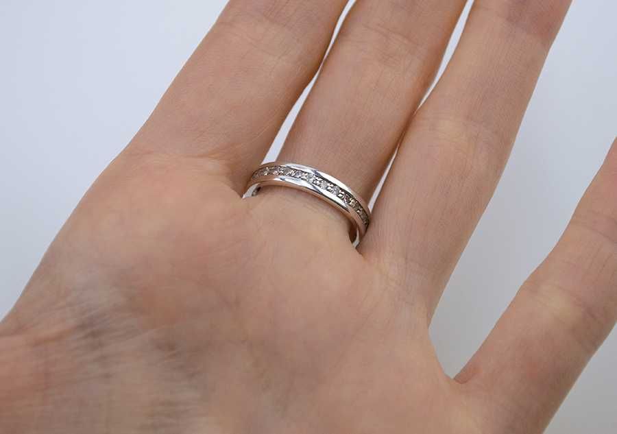 Тонкое серебряное кольцо