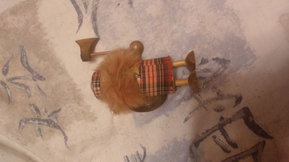 игрушка детская викинг человечек дерево топорик щит