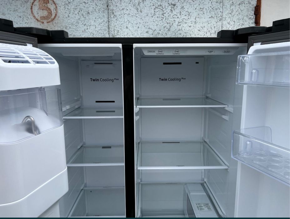 Продам Холодильник Side-by-Side Samsung RS6GN8321B1.Доставлю.2023 рік