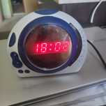 Radio.    budzik