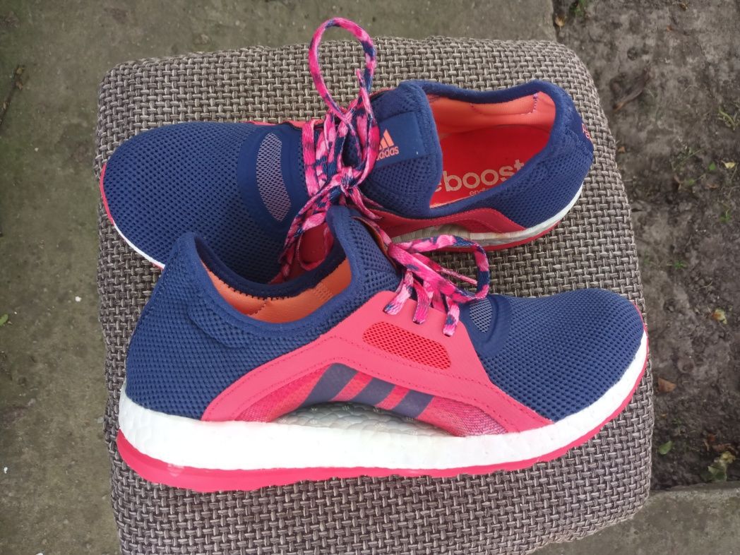 Жіночі кросівки Адідас Pureboost x. Розмір 39.