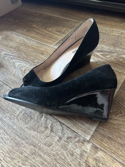 Босоніжки, туфлі замшеві