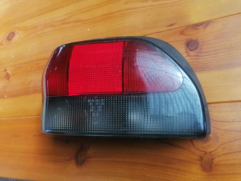Farolim traseiro Clio 1.9D MK1