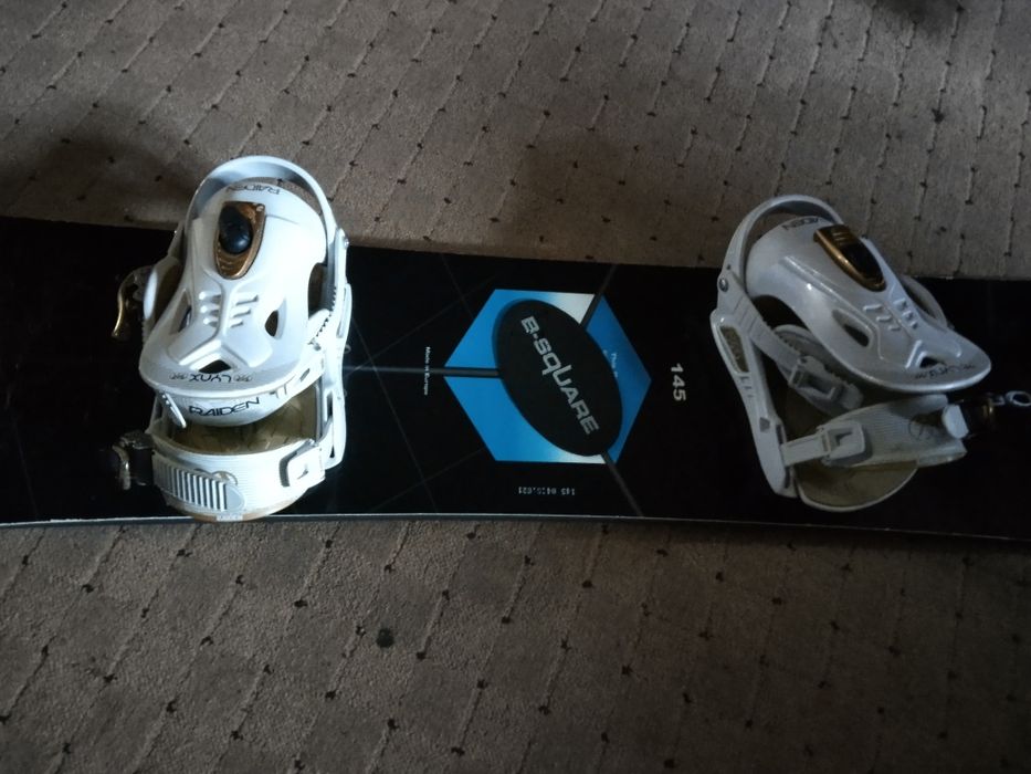 Deska snowboardowa B-SIGQAR o długości 145 cm