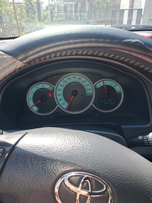 Тойота Королла версо