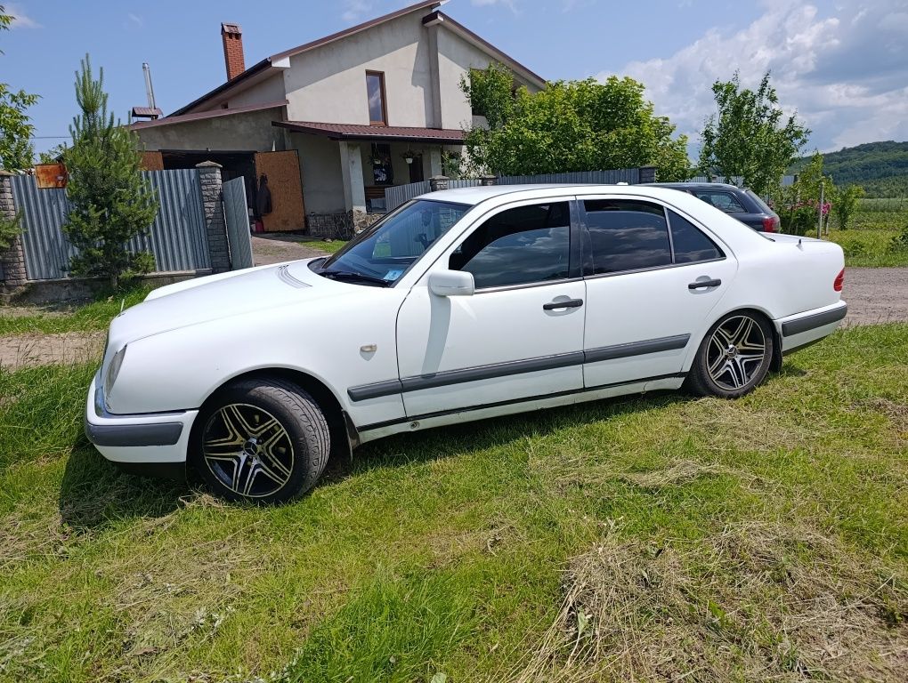 Продам w210 стан чудовий двигун 2,2 d,