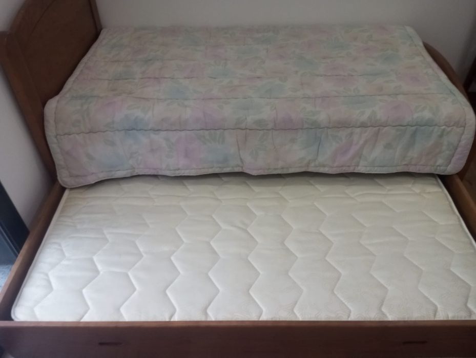 Cama dupla - colchões solteiro