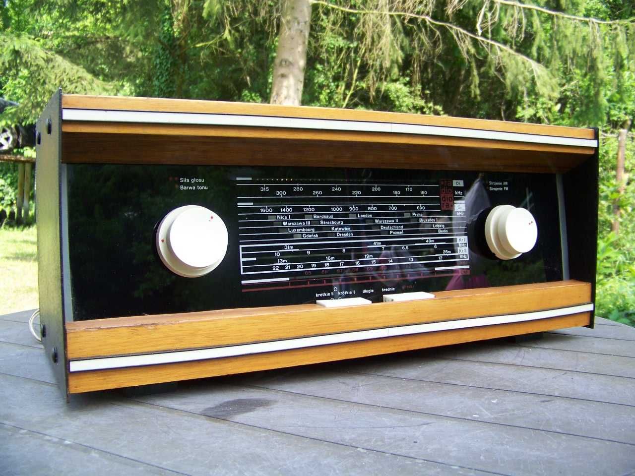 Stare radio lampowe Relax II Bardzo ładne sprawne.