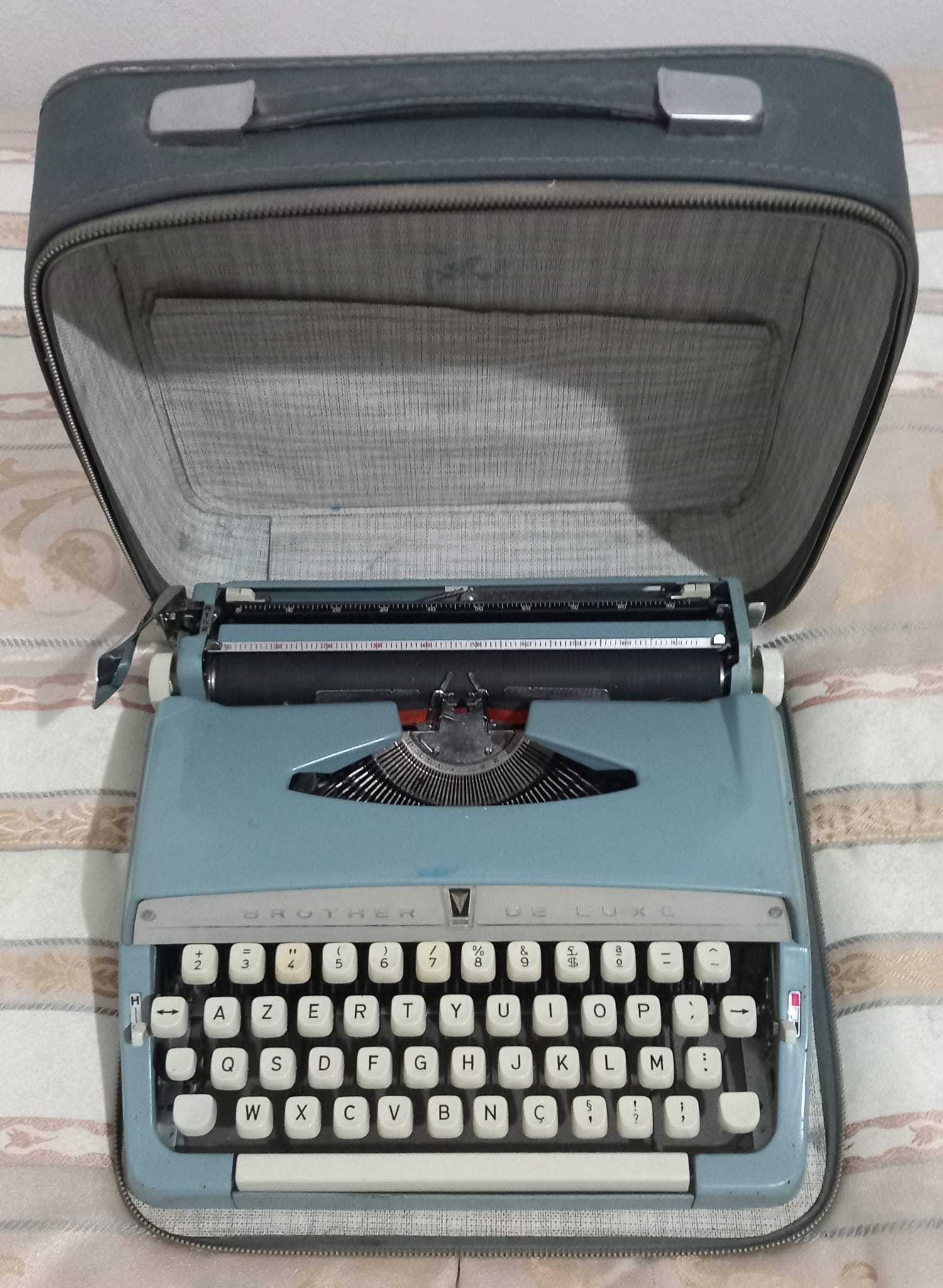 Máquina de escrever, modelo Brother de Luxe
