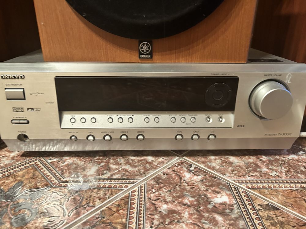 Kino domowe 5.0 + amplituner i subwoofer