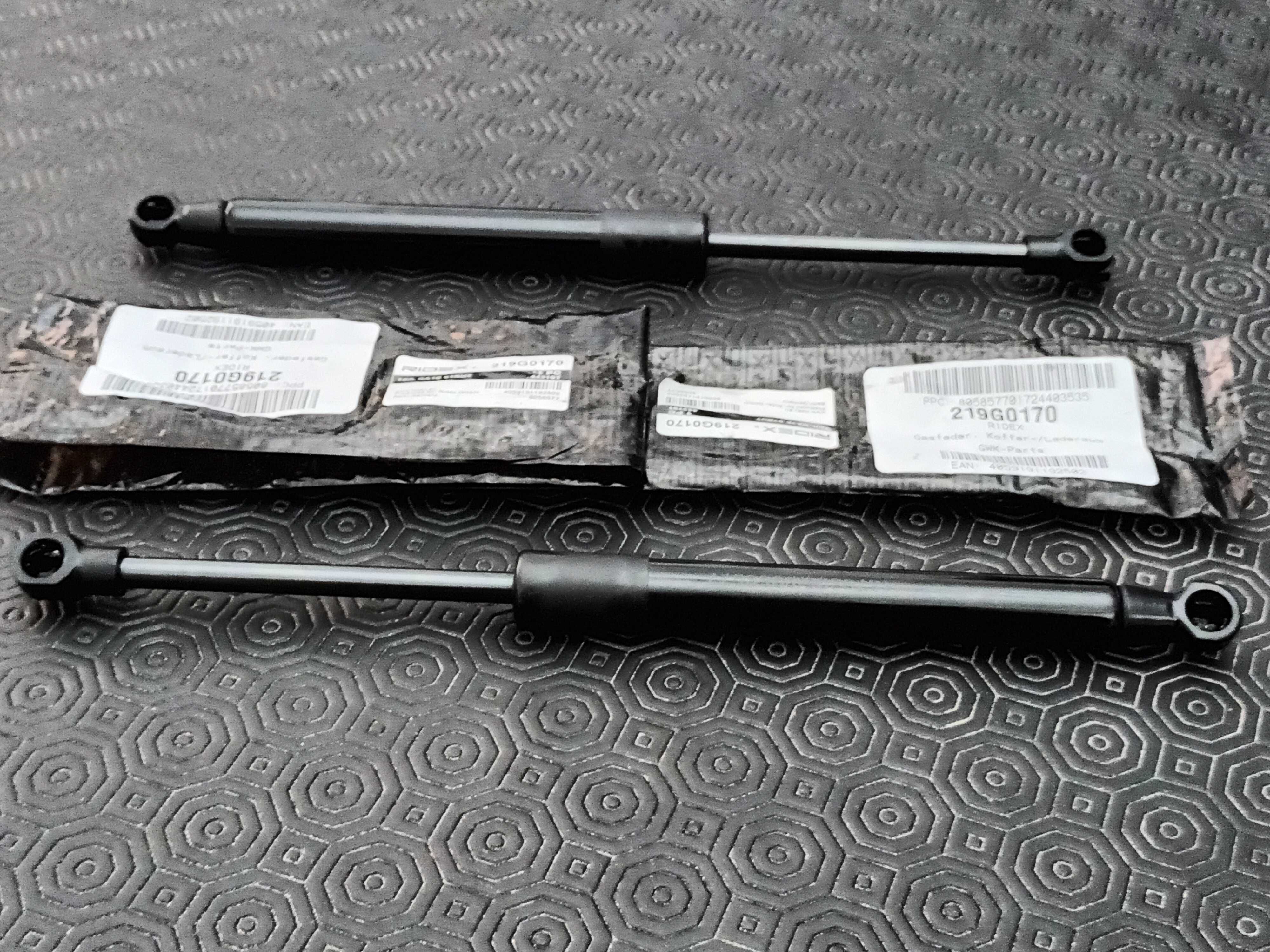 Amortecedores marca "Ridex para mala de carro "NOVOS"