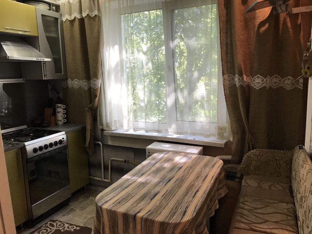 Продаж 3-х кімнатної квартири в центрі Білогородки