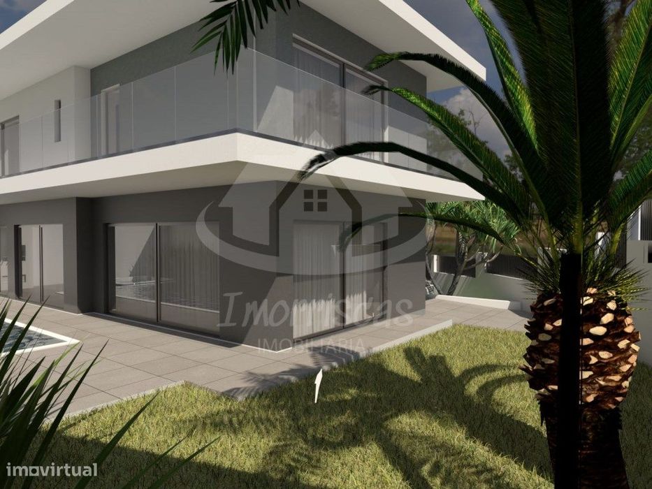 Moradia T4 com piscina no Bairro da Salvação, Santa Iria de Azóia