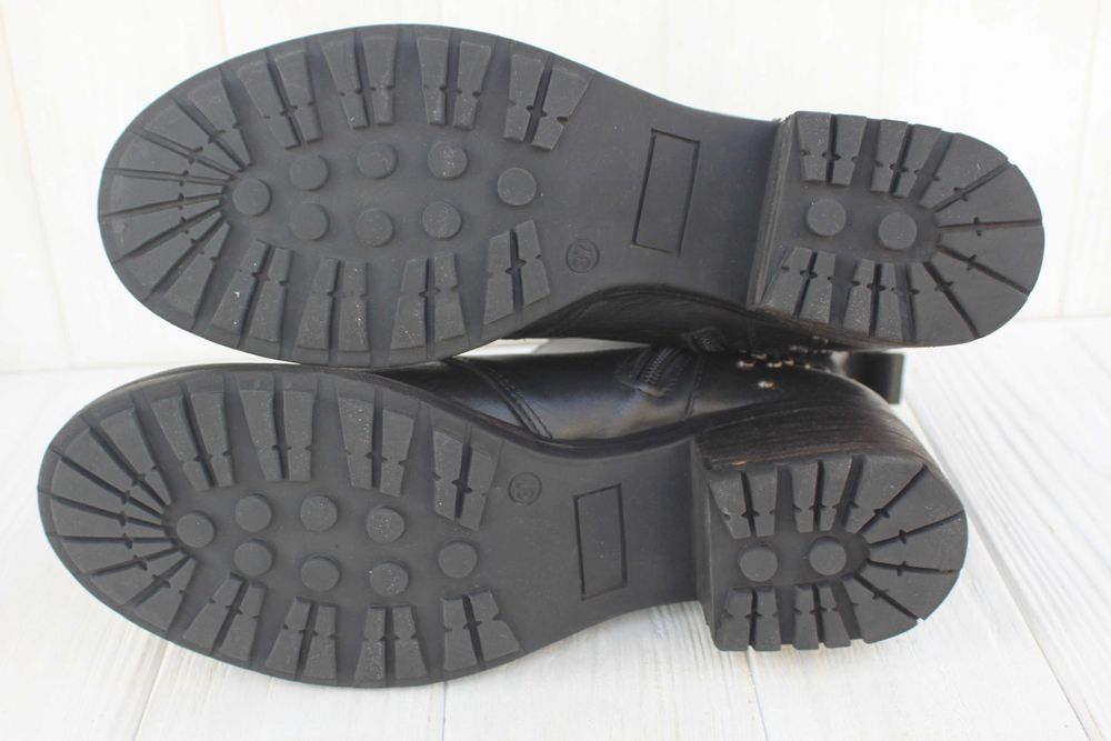 Ботильйони B&Co шкіра Італія 37р черевики ботильоны ботинки