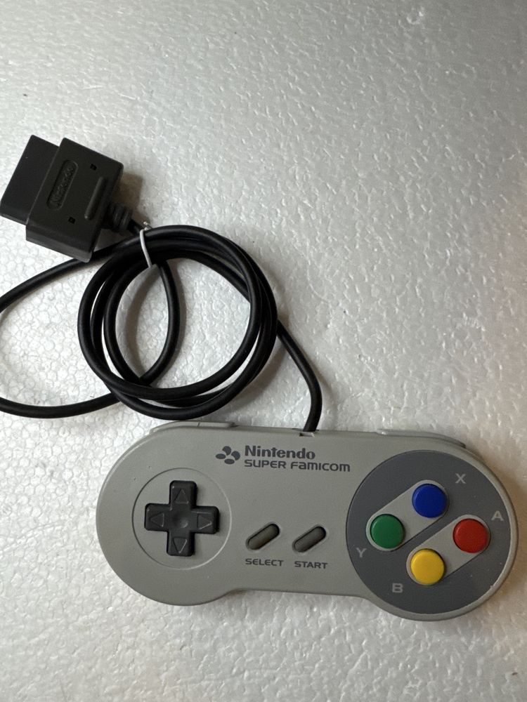 Kontroler pad do Nintendo Super Famicom / Super Nintendo SNES shvc-005