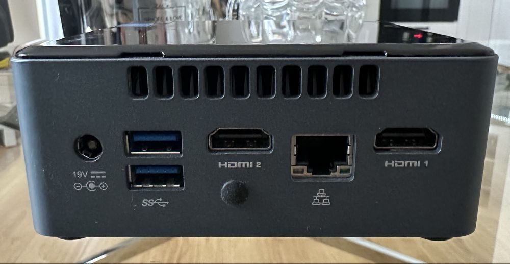 Komputer mini PC Intel NUC 7 / 120GB / Win 10