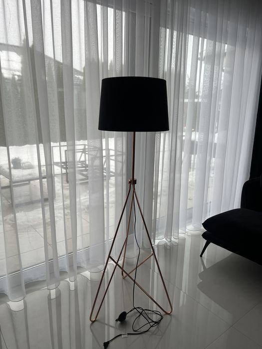 Lampa stojąca , stan wzorowy