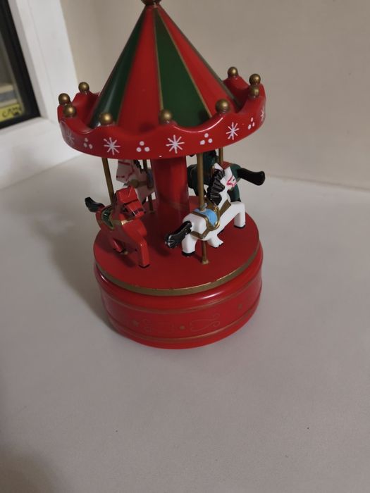 Игрушка Музыкальная карусель