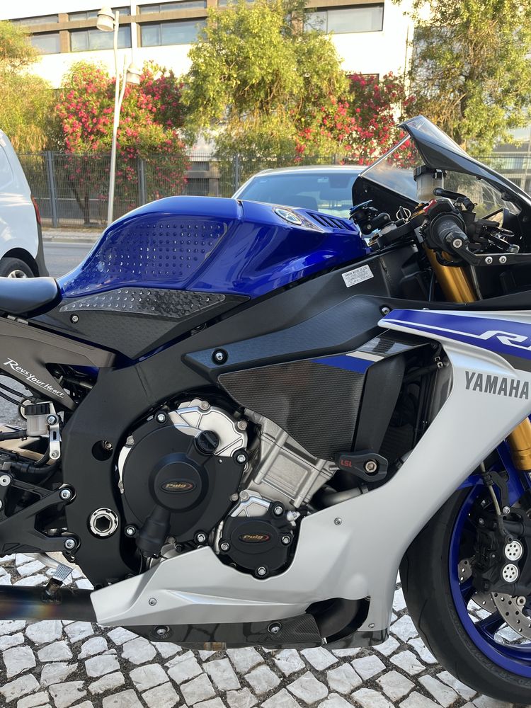 Yamaha r1 2016.