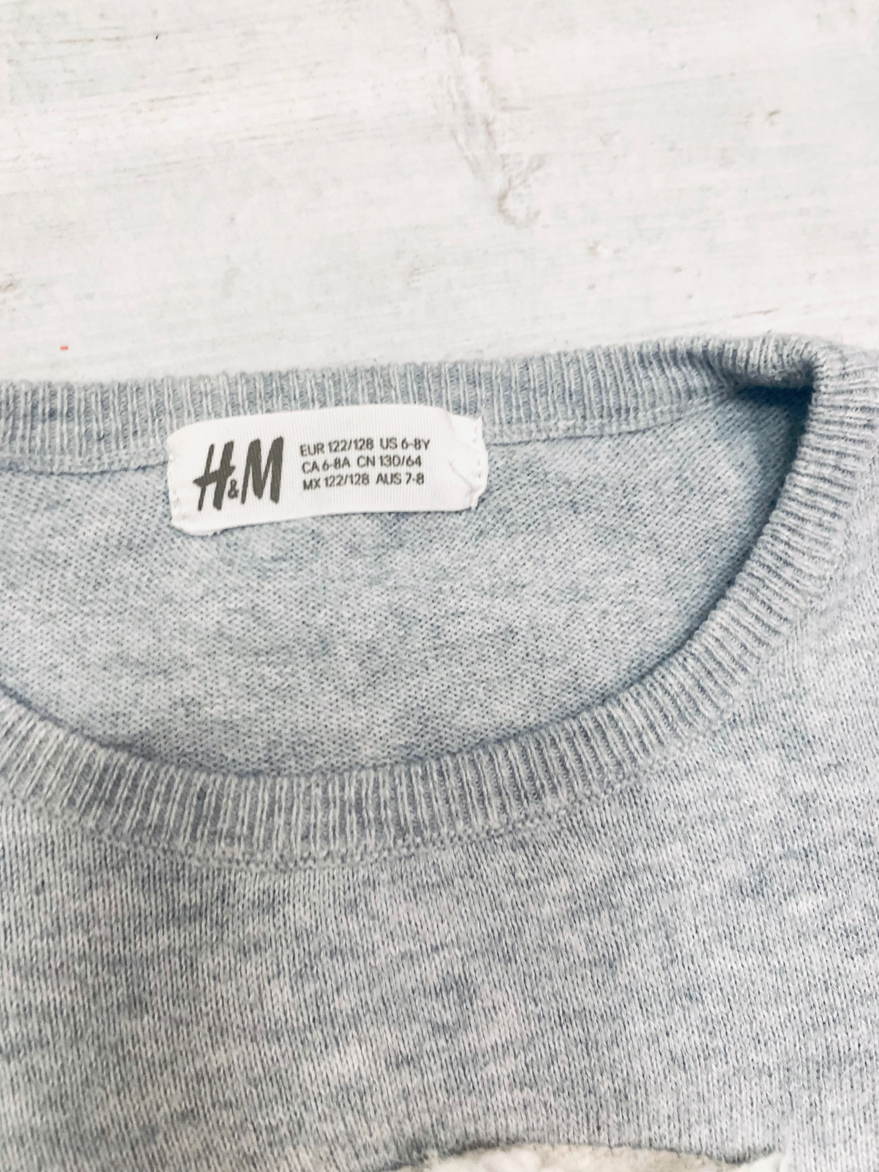 H&M r. 122 / 128 sweter sweterek szary z włochatym stworkiem