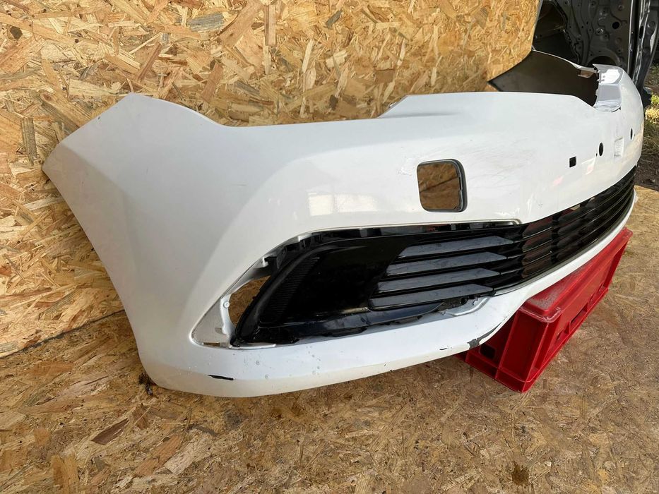 Toyota Auris II 2 lift 15-18 zderzak przedni przód orginał cały